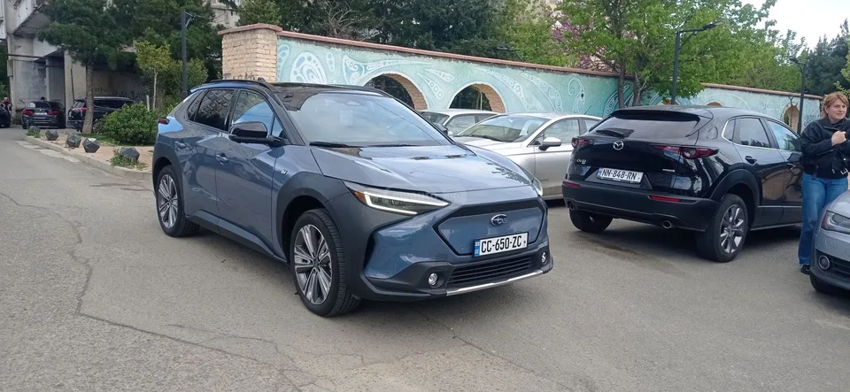 Subaru Solterra TOURIG 2023 — фото 1, купить с доставкой в Москву