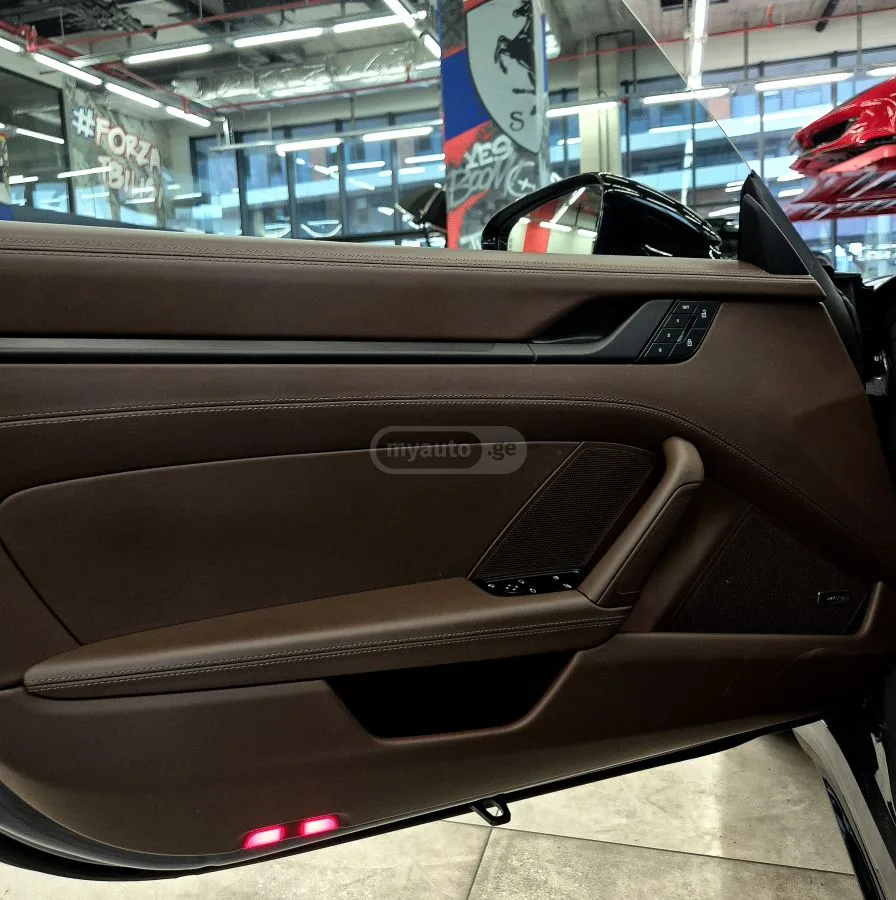Porsche 911 2025 — миниатюра 3