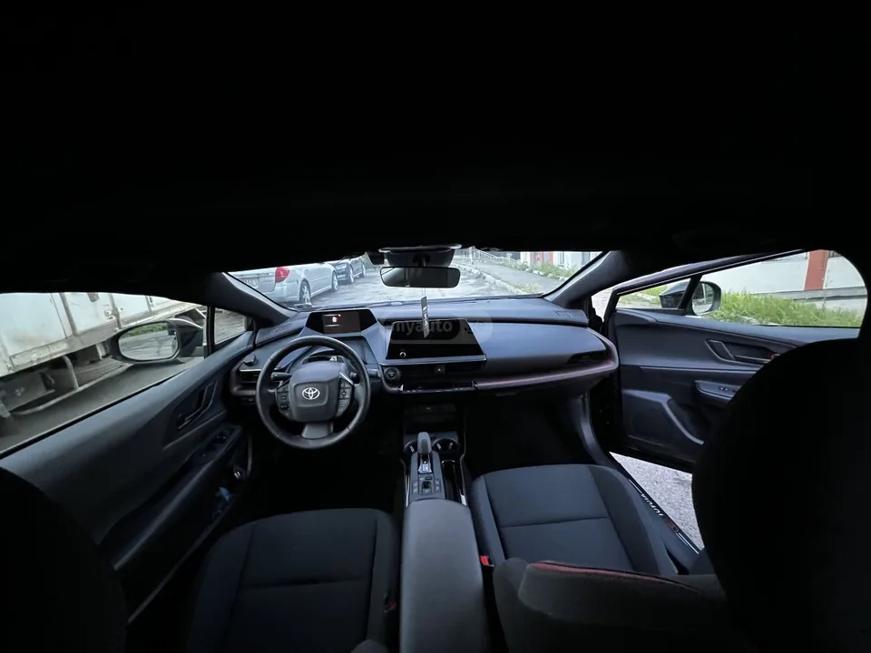 Toyota Prius Prime 2023 — миниатюра 3