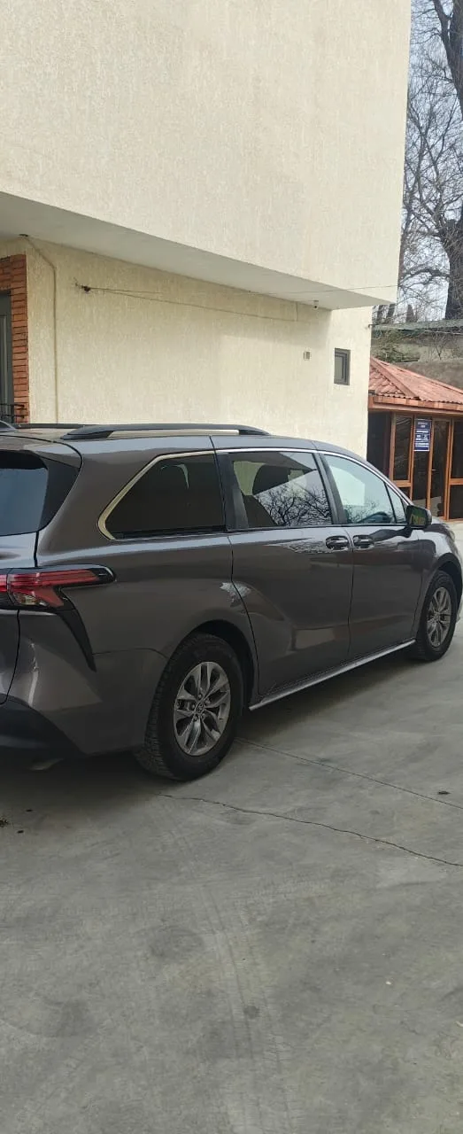 Toyota Sienna 2022 — миниатюра 2