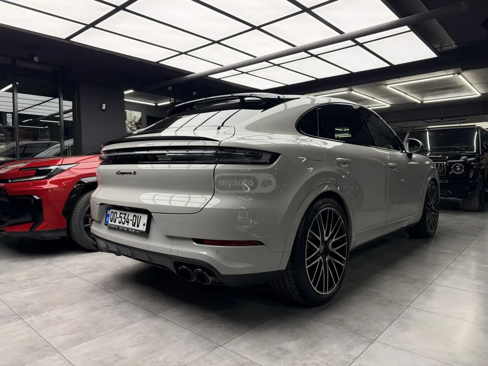 Porsche Cayenne S 2025 — миниатюра 3