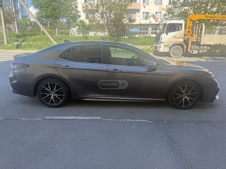 Toyota Camry SE Nightshade 4dr Front-Wheel 2023 — миниатюра 5