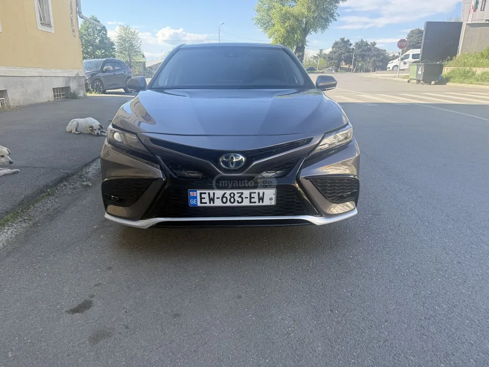 Toyota Camry SE Nightshade 4dr Front-Wheel 2023 — фото 1, купить с доставкой в Москву