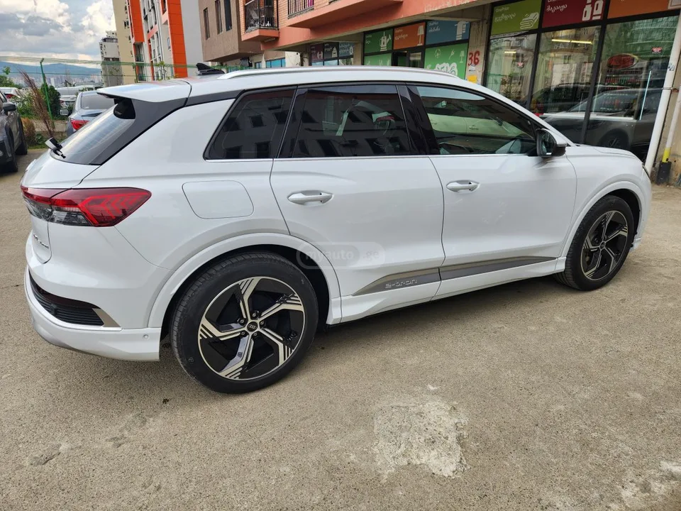Audi Q4 e-tron 40 Premium 4dr 4x2 Sport Utili 2023 — миниатюра 2