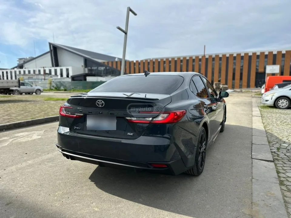 Toyota Camry SE 2025 — миниатюра 2