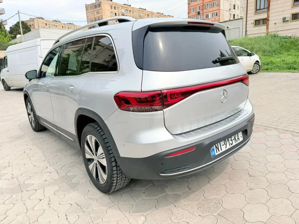 Mercedes-Benz EQB 300 2023 — миниатюра 4