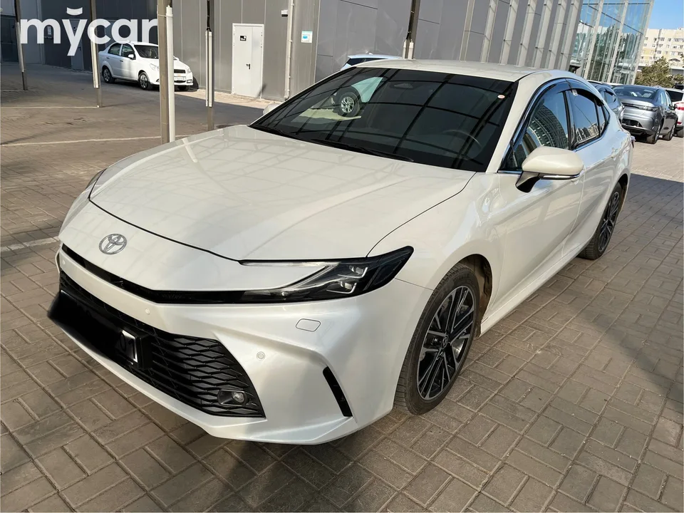 Toyota Camry 2025 — фото 1, купить с доставкой в Москву
