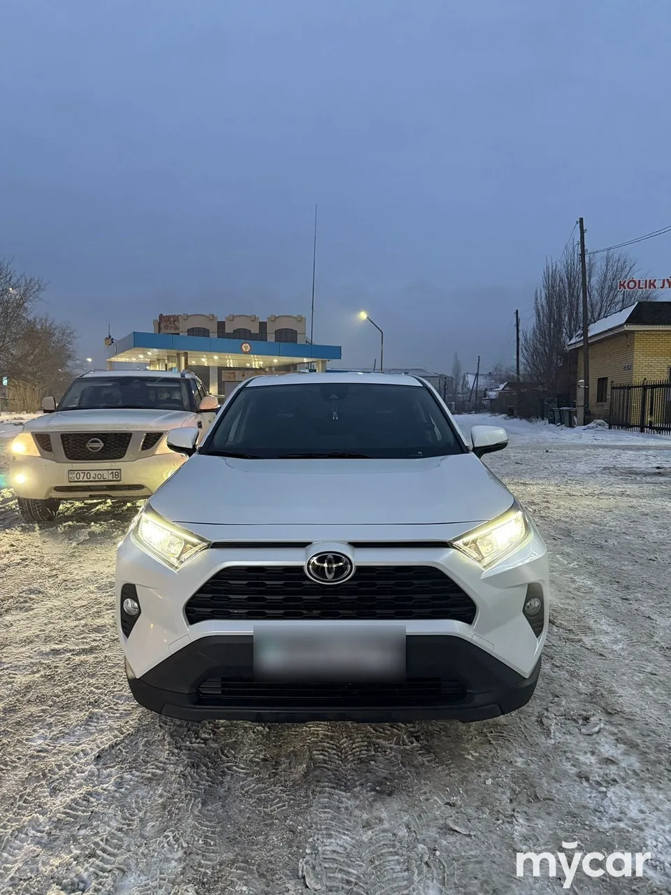 Toyota RAV4 2022 — фото 1, купить с доставкой в Москву