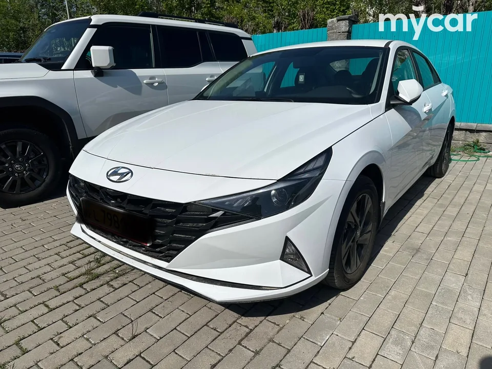 Hyundai Elantra 2023 — фото 1, купить с доставкой в Москву