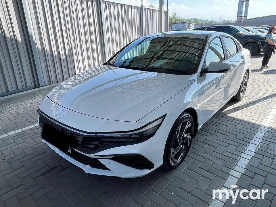 Hyundai Elantra 2024 — фото 1, купить с доставкой в Москву