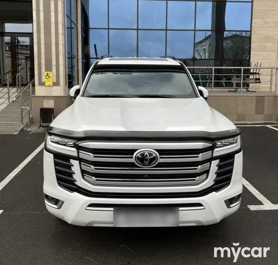 Toyota Land Cruiser 2022 — фото 1, купить с доставкой в Москву
