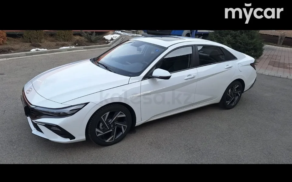 Hyundai Elantra 2023 — фото 1, купить с доставкой в Москву