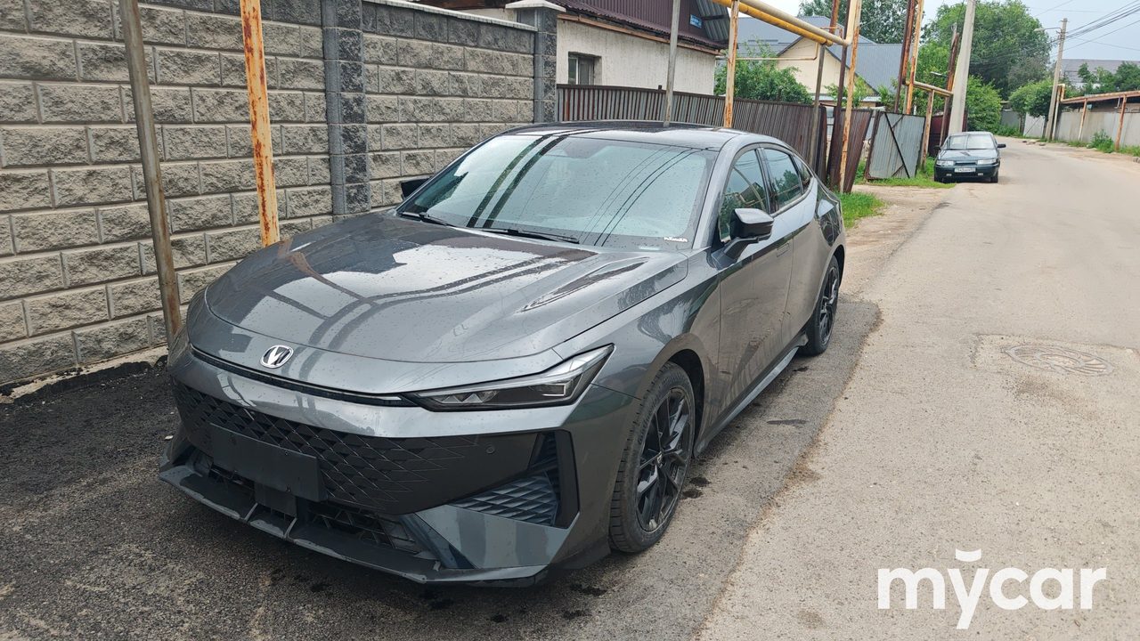 Changan UNI-V 2024