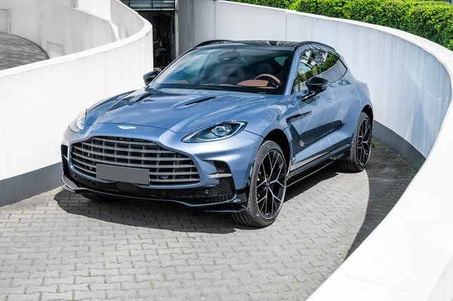 Aston Martin DBX707 2025