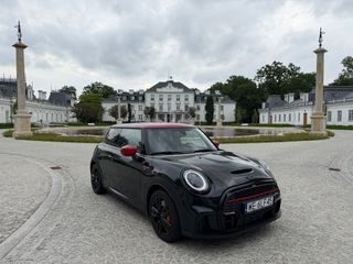 MINI John 2023