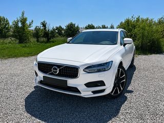 Volvo V90 2023
