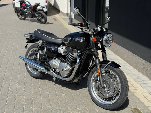 TRIUMPH Bonneville 2025