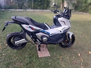 Honda X-ADV 2025