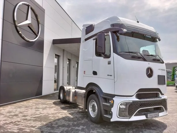 Mercedes-Benz Actros 2025