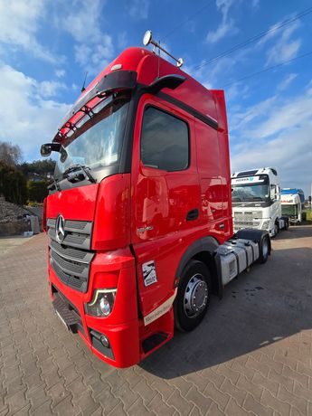 Mercedes-Benz MP 2020