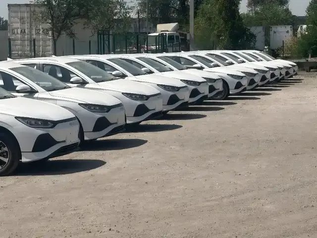 BYD E2 2025 — фото 1, купить с доставкой в Москву