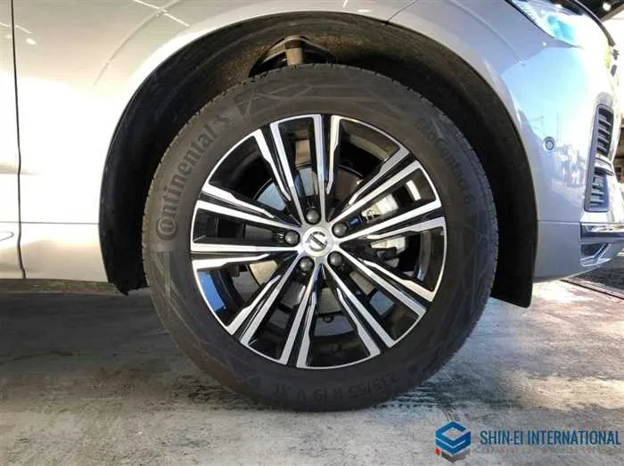 Volvo XC60 B5 AWD Inscription 4WD/Panoramic Sunroof 2022 — миниатюра 4