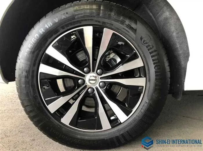 Volvo XC60 B5 AWD Momentum 4WD 2022 — миниатюра 4