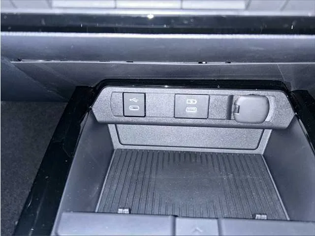 Toyota Prius 2023 — миниатюра 2
