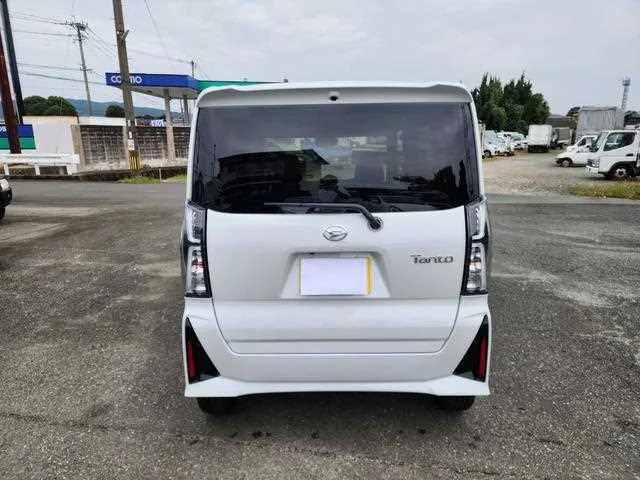 Daihatsu Tanto Custom 2024 — миниатюра 2
