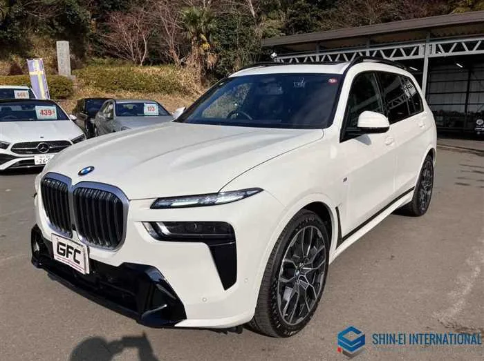 BMW X7 xDrive40d M-Sport 4WD/Panoramic Sunroof 2023 — фото 1, купить с доставкой в Москву