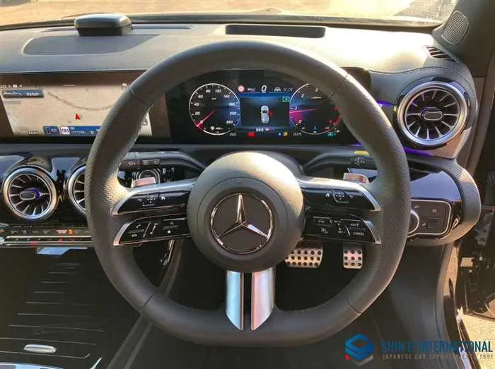 Mercedes-Benz A-Class AMG Line/Panoramic SR,Leather EXC PKG 2024 — миниатюра 3