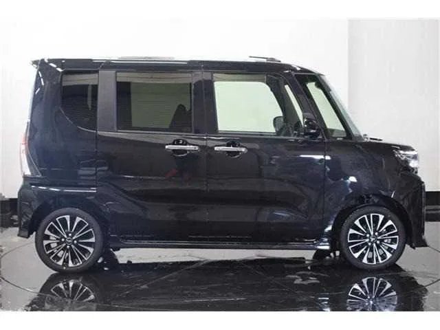 Daihatsu Tanto Custom 2025 — миниатюра 5
