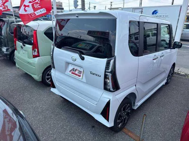 Daihatsu Tanto Custom 2024 — миниатюра 5