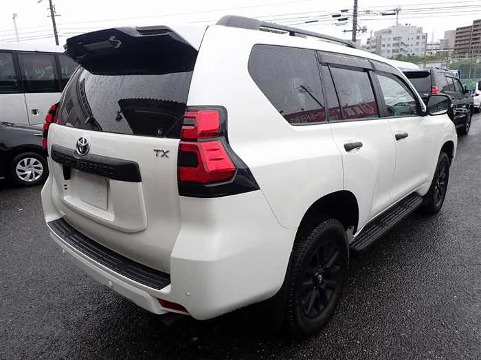 Toyota Land Cruiser Prado TX-L Matte Black Edition 2023 — миниатюра 2