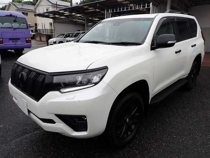 Toyota Land Cruiser Prado TX-L Matte Black Edition 2023 — фото 1, купить с доставкой в Москву