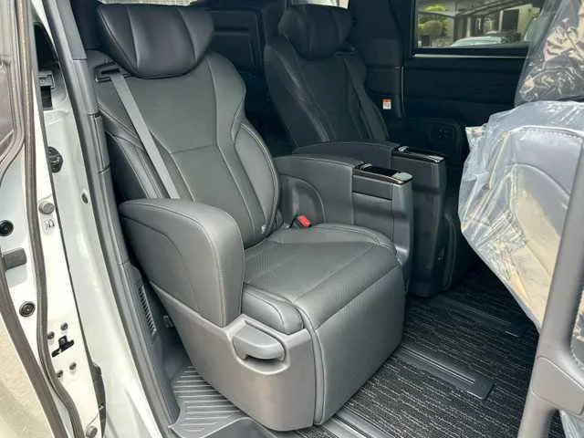 Toyota Alphard G 2023 — миниатюра 3