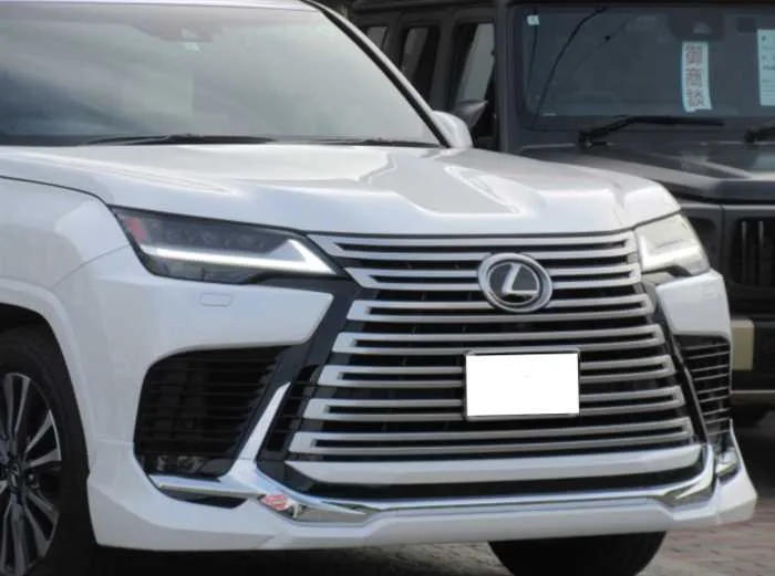 Lexus LX Base grade 4WD 7seats sunroof 2023 — миниатюра 2