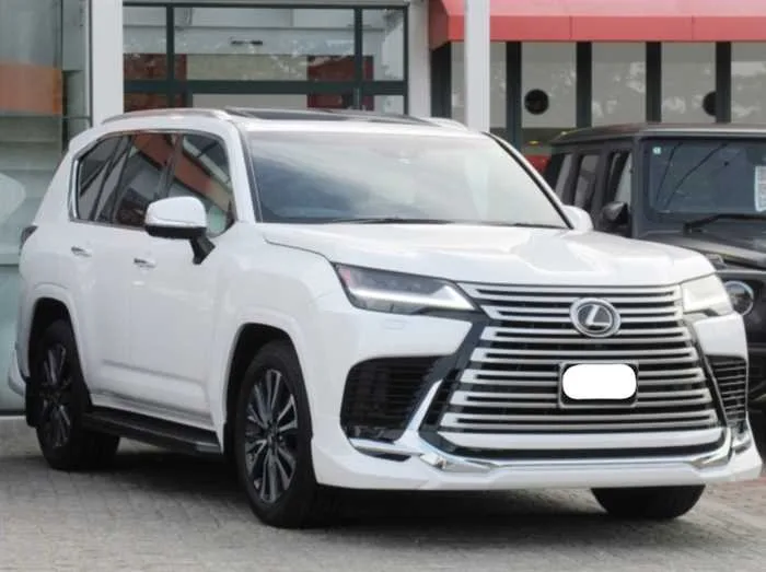 Lexus LX Base grade 4WD 7seats sunroof 2023 — миниатюра 4