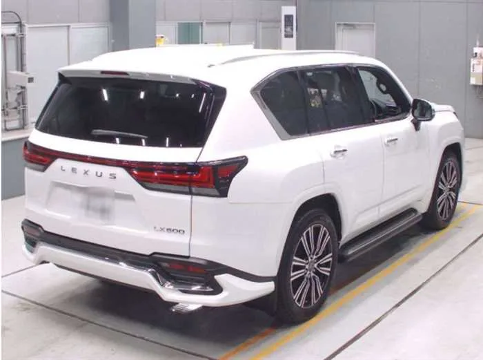 Lexus LX LX600 4WD 7seats sunroof 2023 — миниатюра 2