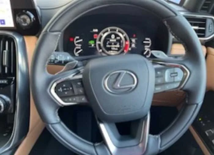 Lexus LX LX600 4WD 7seats sunroof 2023 — миниатюра 5