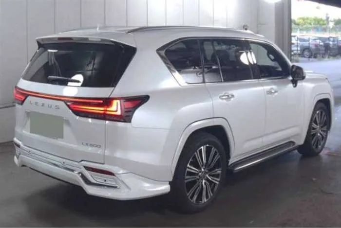 Lexus LX LX600 4WD 7seats sunroof 2023 — миниатюра 2