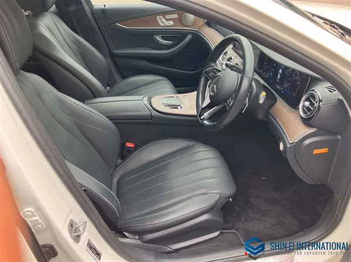 Mercedes-Benz E-Class E450 4Matic Exclusive(ISG) 4WD/SR 2022 — миниатюра 2