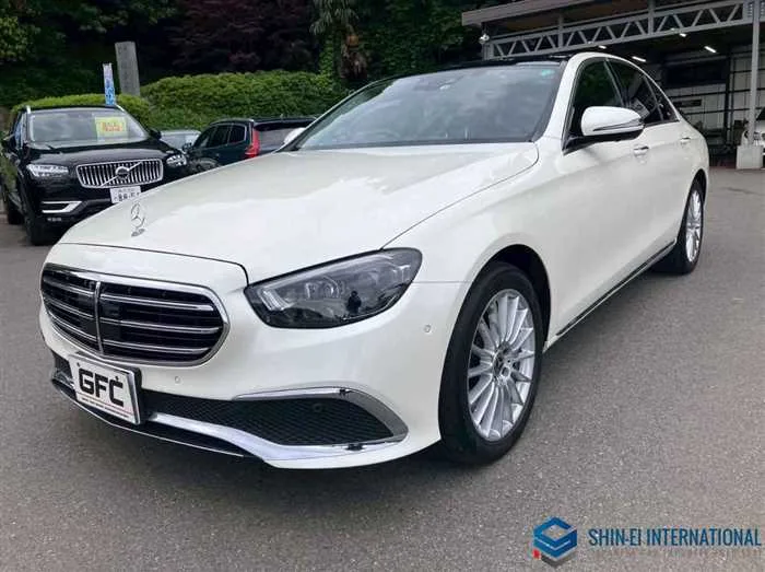 Mercedes-Benz E-Class E450 4Matic Exclusive(ISG) 4WD/SR 2022 — фото 1, купить с доставкой в Москву
