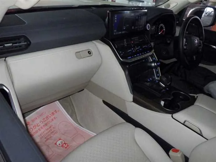 Toyota Land Cruiser ZX MODELISTA REAR ENTERTAINMENT JBL 2022 — миниатюра 5