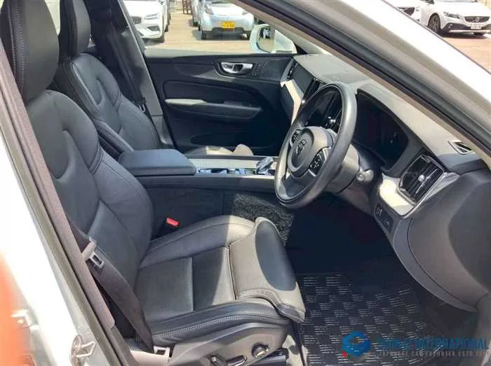 Volvo XC60 B5 AWD Inscription 4WD/Panoramic Sunroof 2022 — миниатюра 2