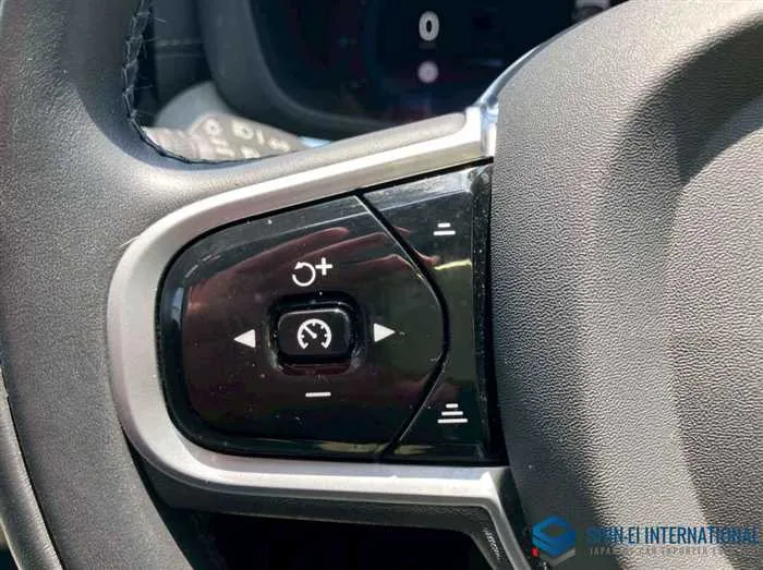 Volvo XC60 B5 AWD Inscription 4WD/Panoramic Sunroof 2022 — миниатюра 4