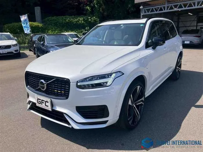 Volvo XC90 Recharge Ultimate T8 AWD Plug-In Hybrid 4WD/SR 2022 — фото 1, купить с доставкой в Москву