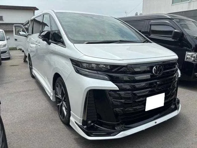 Toyota Vellfire 2024 — фото 1, купить с доставкой в Москву