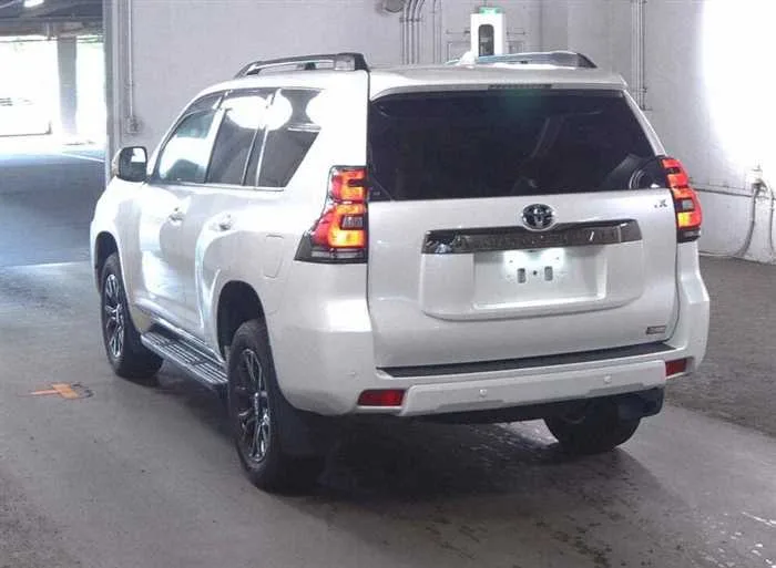 Toyota Land Cruiser Prado TX-L SUNROOF 2022 — миниатюра 4