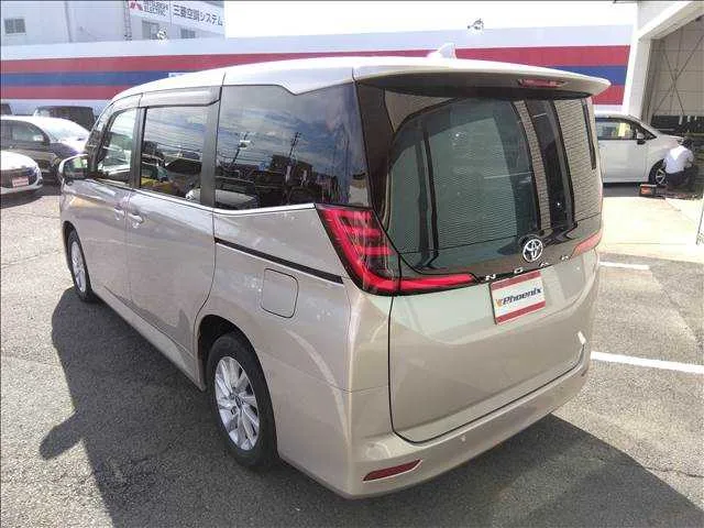 Toyota Noah Z 2022 — миниатюра 2